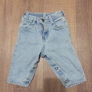 Oshkosh white washed jeans size 6-9.